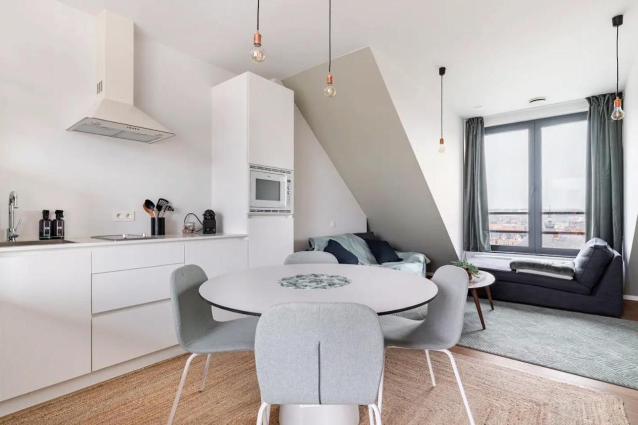 New Apartment With Big Terrace And Great Views! Leuven Bagian luar foto